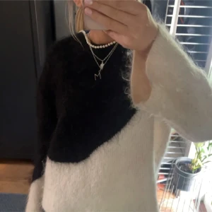 finaste tröja  - så snygg asbra skick❤️❤️🥰🥰perfekt till hösten o vintern