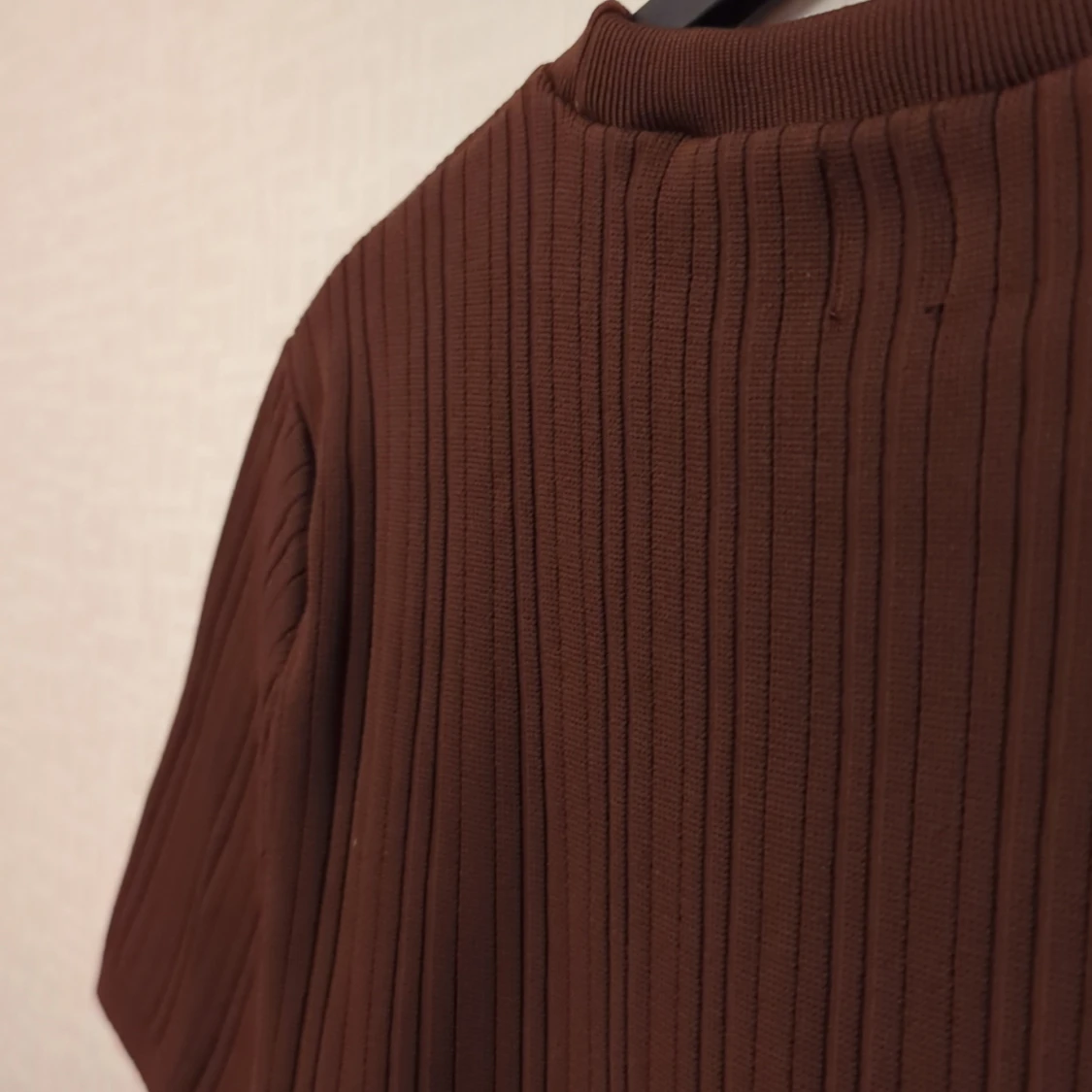 Brun ribbad tröja - 91