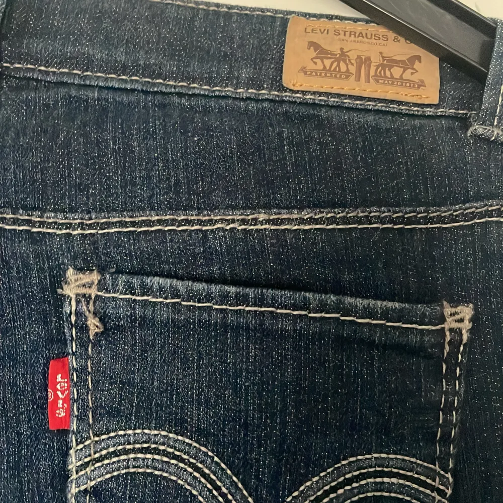 Mörkblå jeans  . Jeans & Byxor.