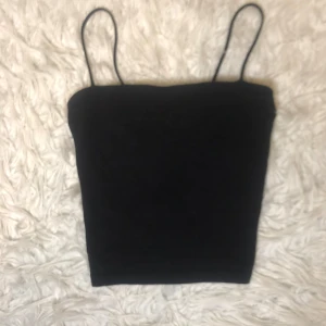 Svart kort linne - oanvänd, bra skick, längd: 29cm💗