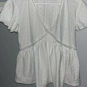 Topp - Super fin tröja från Shein i storlek L, Mycket bra skick och endast prövad.