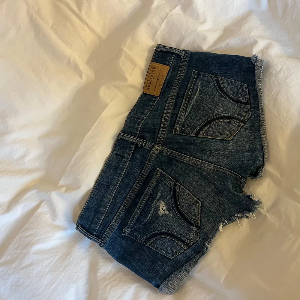 Jeans shorts från hollister, strl 34❤️pris kan diskuteras . Shorts.