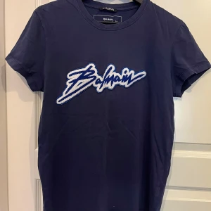 Balmain Paris t shirt - Balmain t shirt, storlek s  Nypris 5000 Cond 8/10
