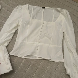 Ny blus  - Ej använd 