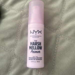 primer  - bra skick,säljer för att jag inte gillade formulan o tagit typ 2 pump💞