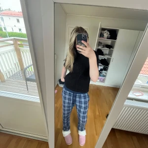 Pjamasbyxor - Pjamasbyxor fårn Kappahl super fint skick använda 2-3 ggr säljer då jag aldrig använder dom 💕