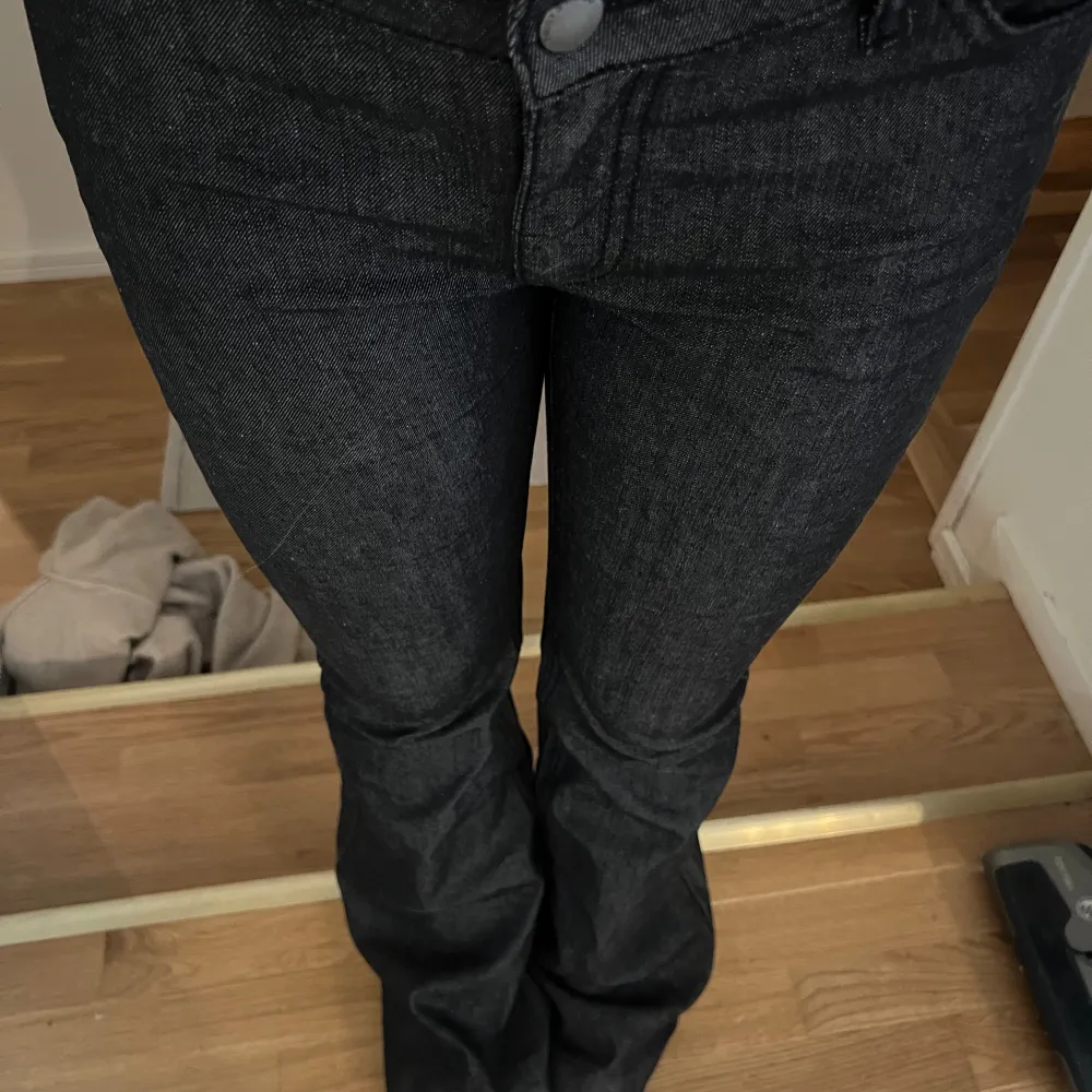 Lågmidjade jeans från Twist&Tango  Strl 28 men små i storlek mer 26-27 Prislapp kvar, nypris 999kr . Jeans & Byxor.