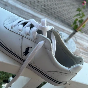 Polo Ralph lauren - Obetydligt använda stl 42 nästan som nya! 