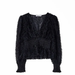 Blus - Säljer min fina blus som endast är använd en gång.