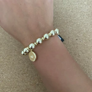 Armband - Helt nytt guldarmband från snö of sweden. Aldrig använt med prislapp kvar🥰