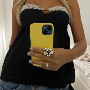 fest topp - Glitter topp. Perfekt till festliga tillfällen. Använt varsamt, original pris 380 säljer för 280 kr(exklusive frakt)