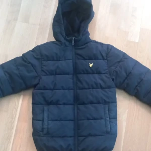 Jacka - Storlek 11 år