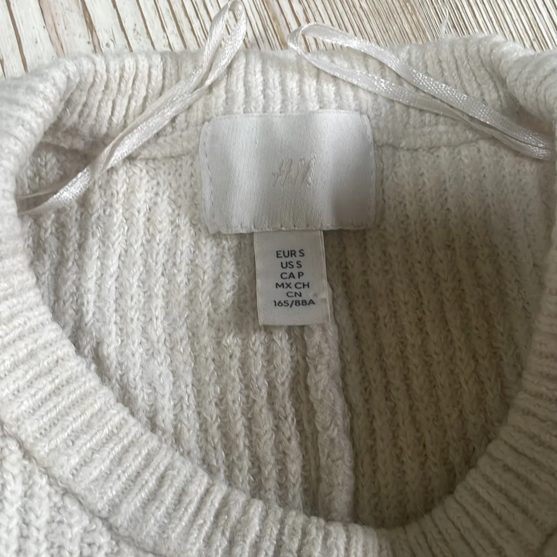 Vit ribbad tröja från H&M - 91