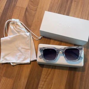 Chimi 04 - Säljer ett par chimis i storlek large som jag köpte för runt 2 månader sendan, säljs för 1350 ny, tänker mig 650kr  