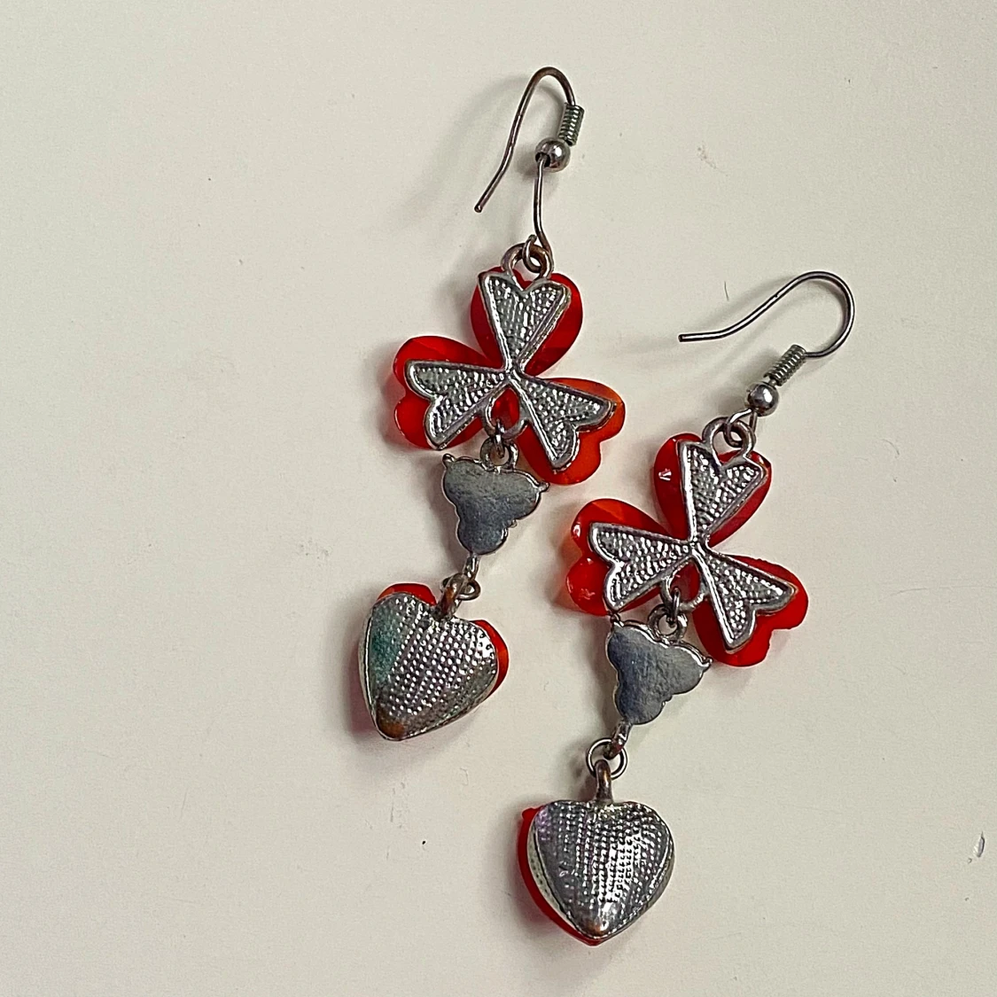 Röda hjärtformade örhängen med strass - 2