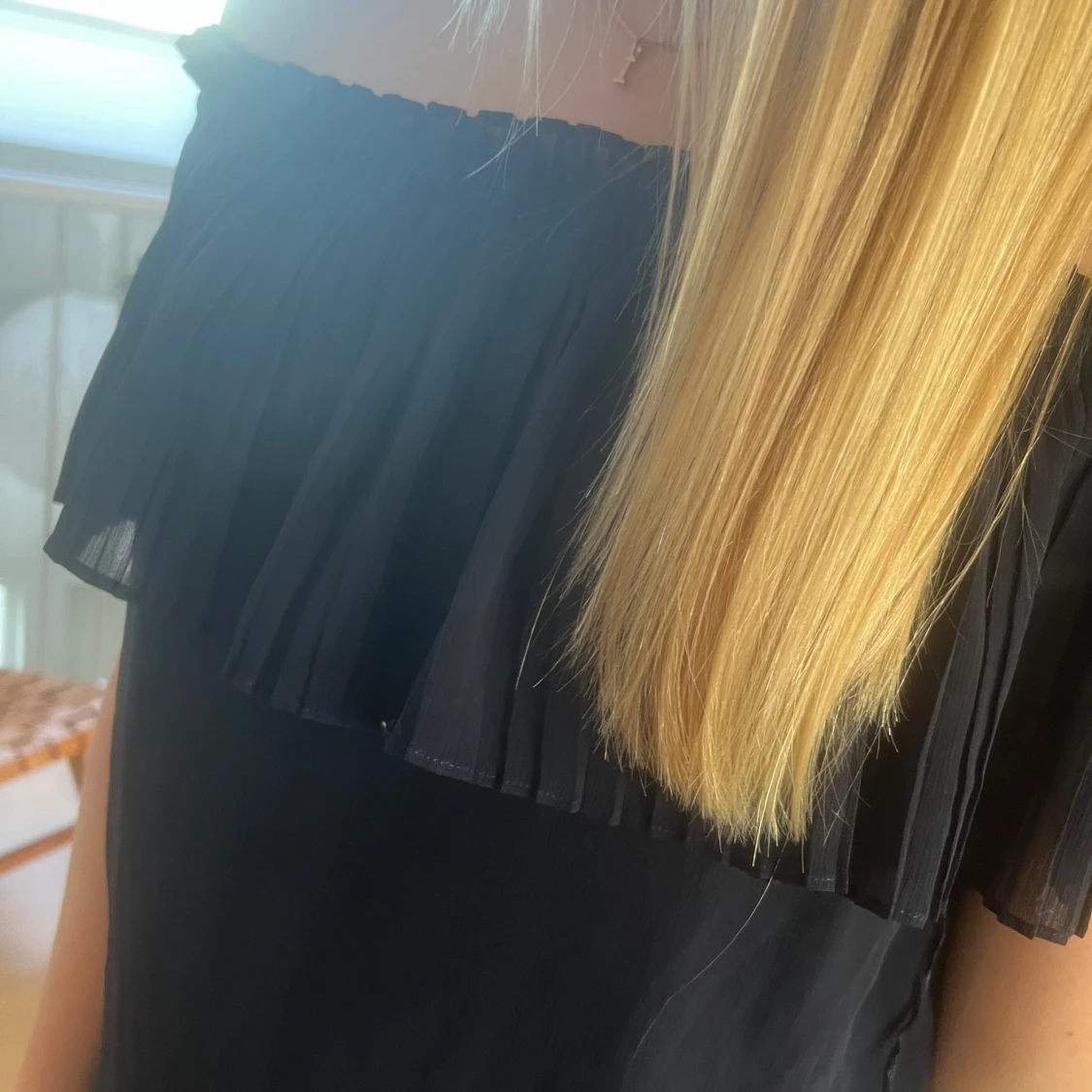 Svart offshoulder topp