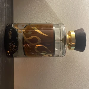 Lattafa oudain - Lattafa oudain. 86-90 ml kvar i flaskan nypris 330