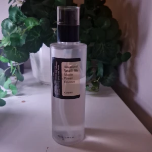 COSRX Advanced Snail 96 Mucin Power Essence - Använda minst 10 ggr men mer än hälften kvar! Säljer för att jag använder den inte längre💕Köpte för 287 kr!