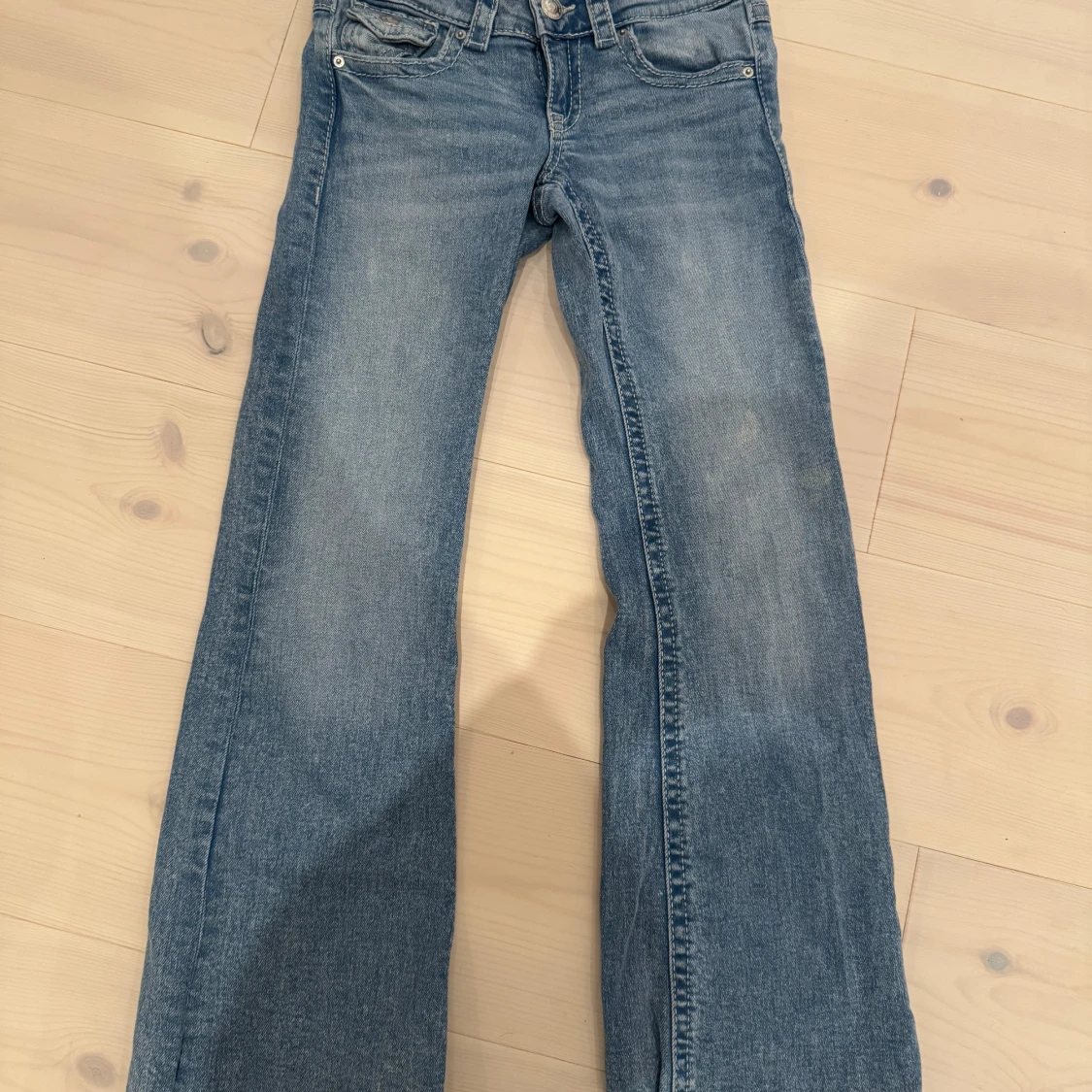 Blå bootcut jeans storlek 146 - 1