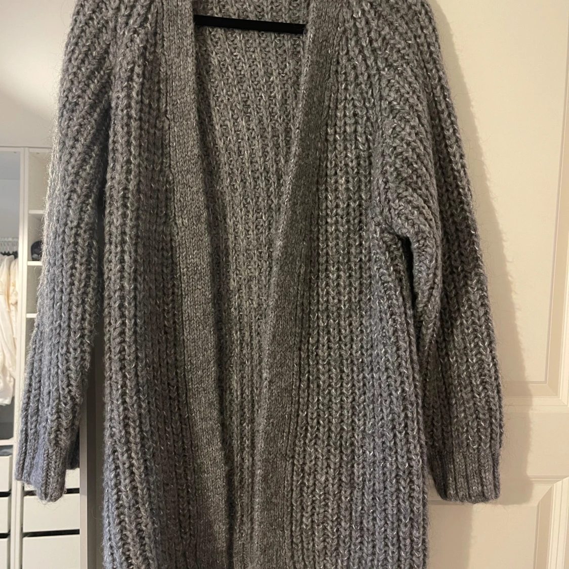 Grå stickad kofta från Zara