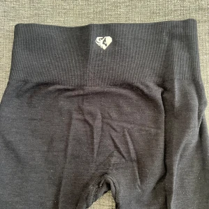 Svarta träningsbyxor  - Träningsbyxor från womens best    Storlek S/M