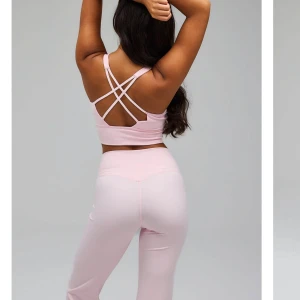 Sport bh från Exercere  - Sport bh från Exercere endast använd få gånger! Ny pris 679kr mitt pris 250