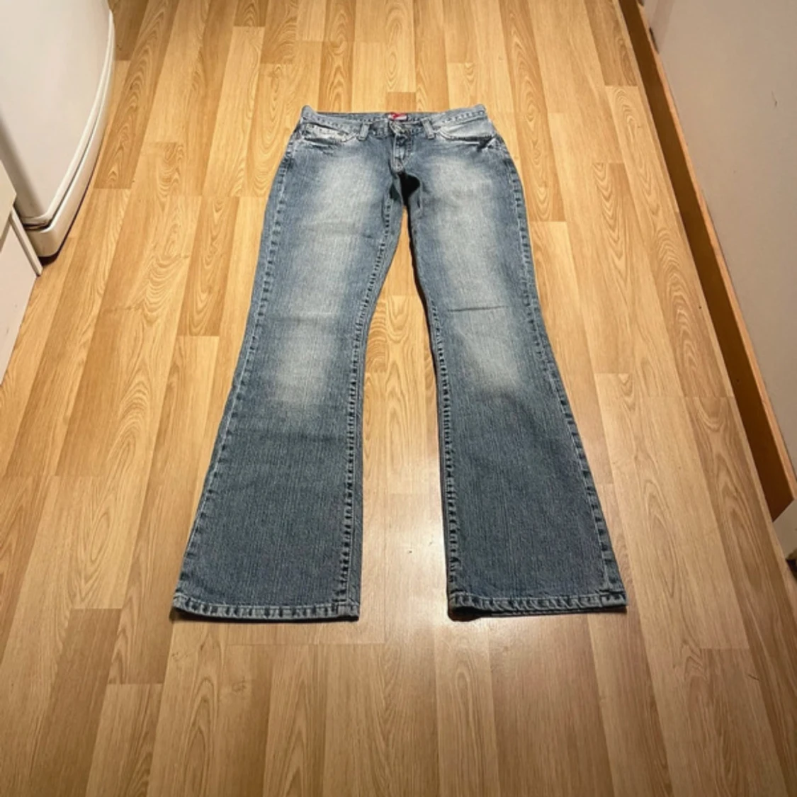 Blå bootcut jeans - 4