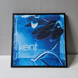 Kent - Albumaffisch, 31.5x31.5  - Kent - Verkligen albumaffisch, 31.5x31.5   Helt ny - Passar bra i IKEAs tavelram Lomviken!  Skickas i papprulle - Ramen ingår inte!