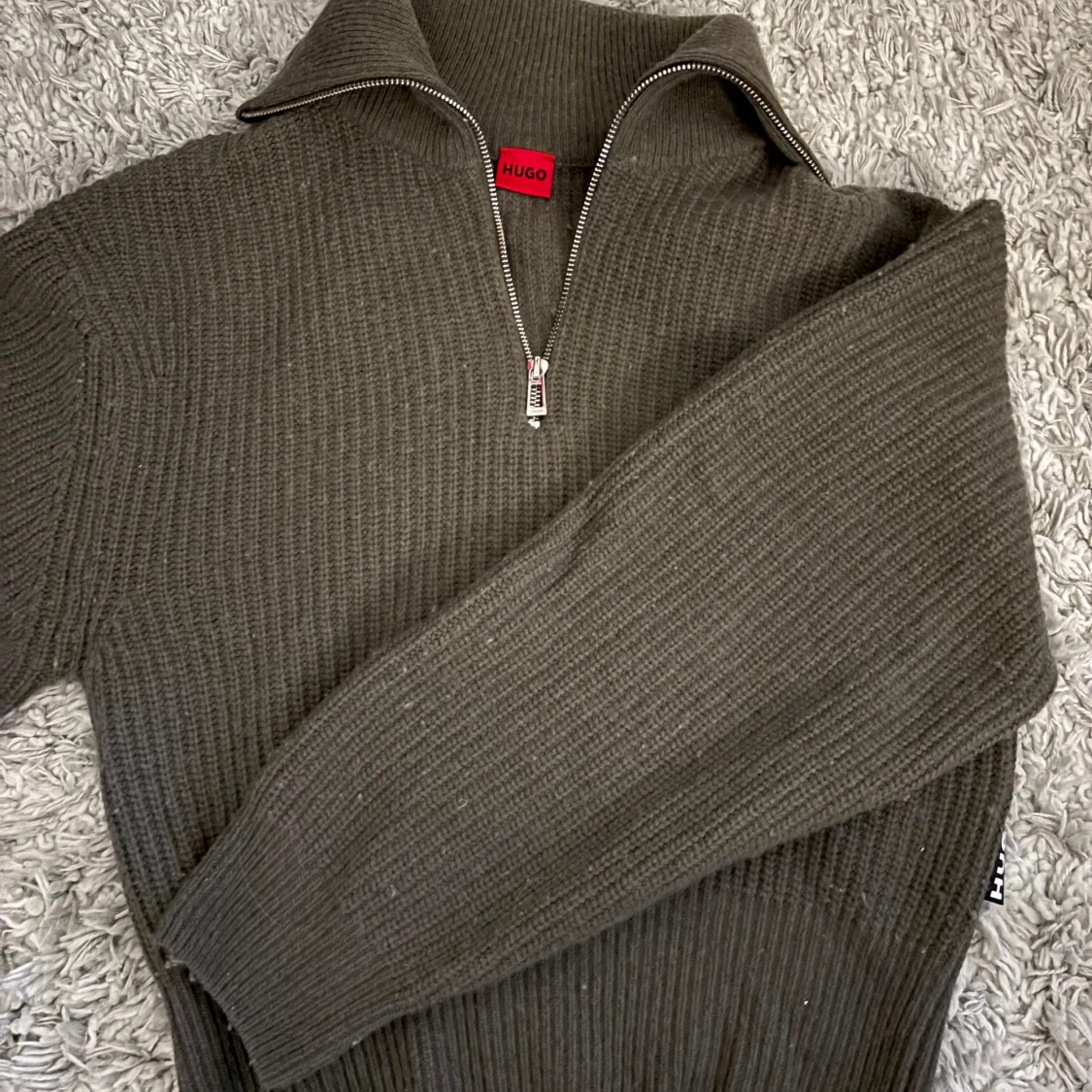 Olivgrön stickad tröja från Hugo - 2