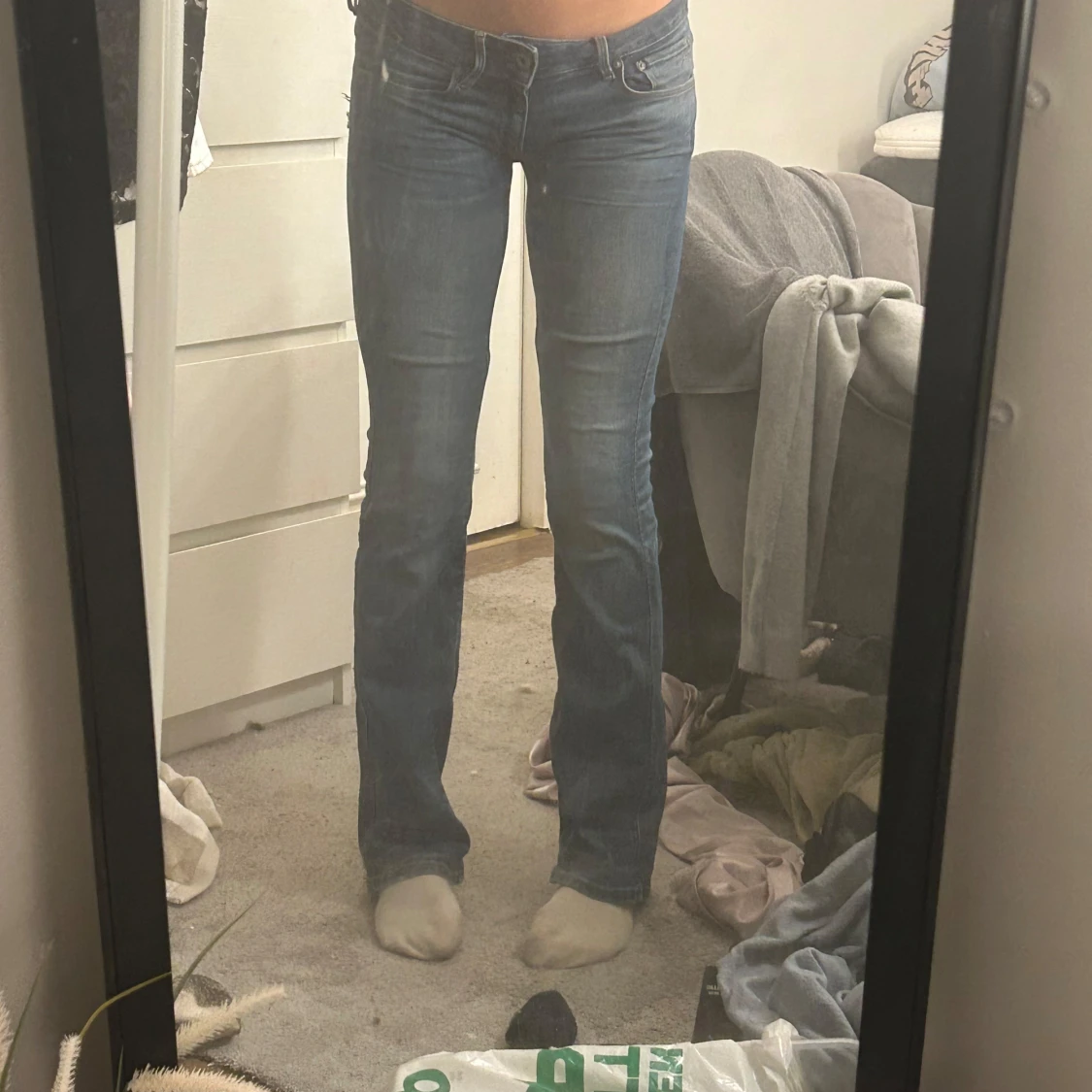 Blå jeans med stjärndetalj - 3