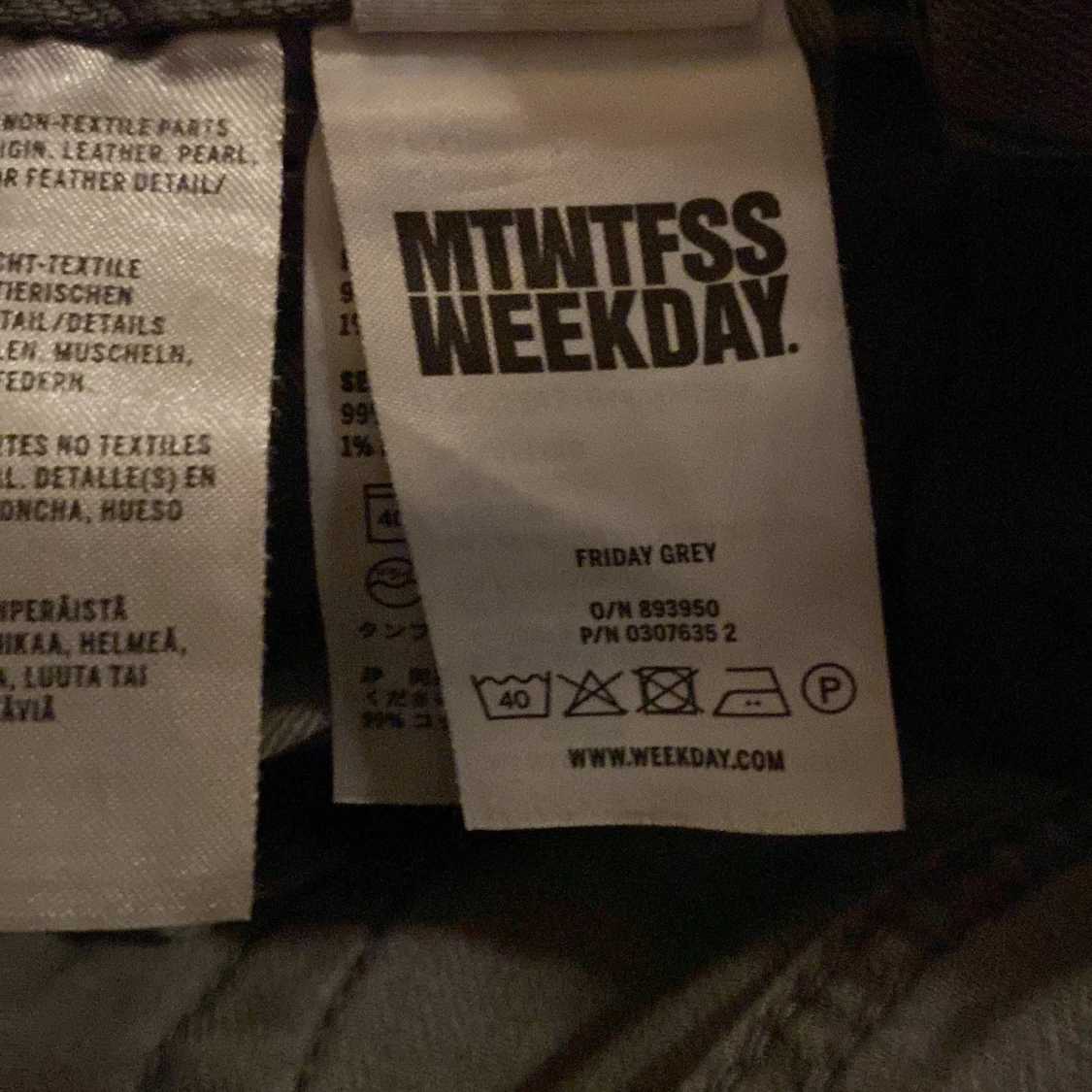 Grå jeans från Weekday - 3