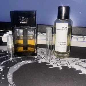 Dior Homme Intense och Mancera Cedrat Boise sampels - Säljer 2 sampels 3ml dior homme intense och 5ml mancera cedrat boise, dessa sampels kommer i fina glasflaskor🙌
