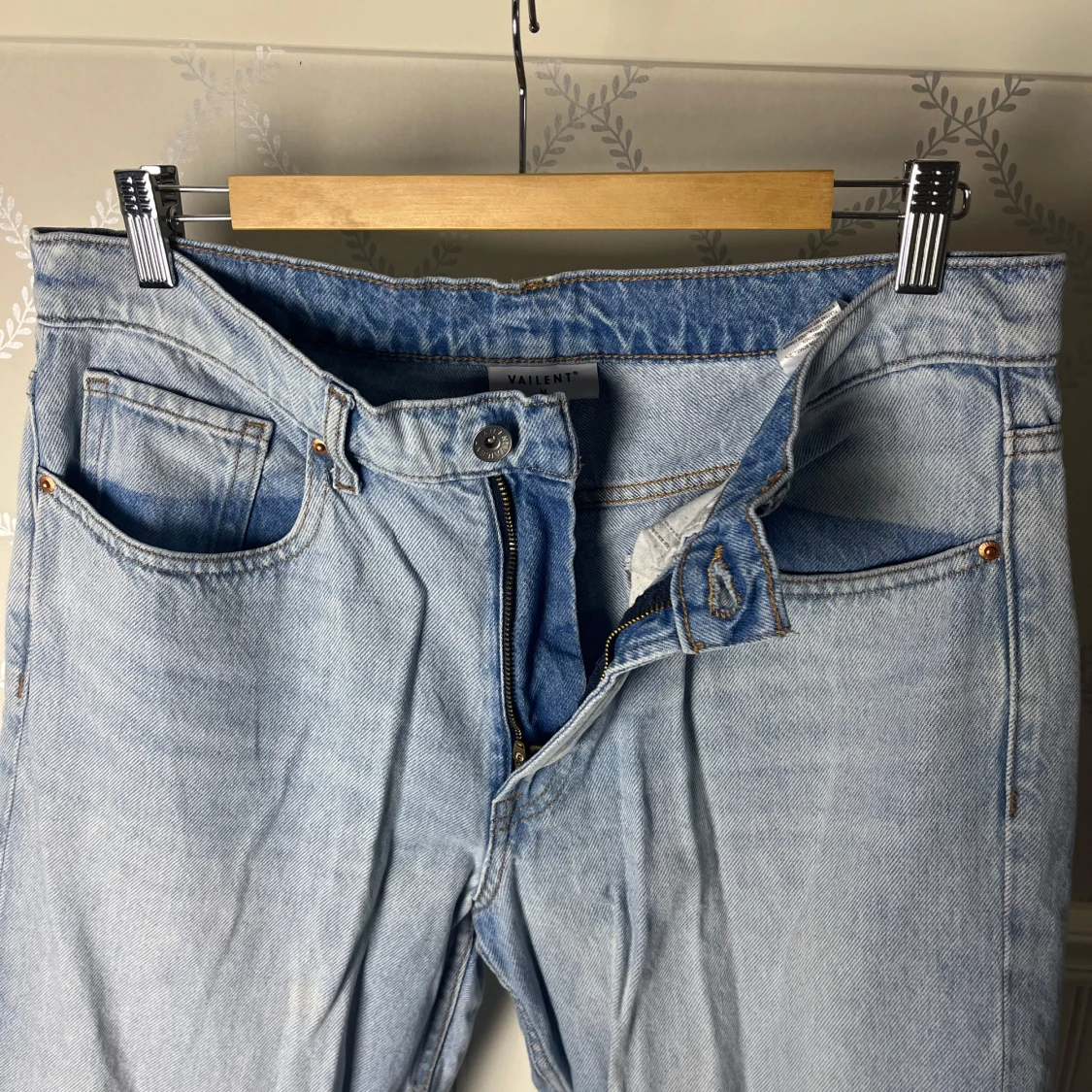 Ljusblå jeansbyxor - 1