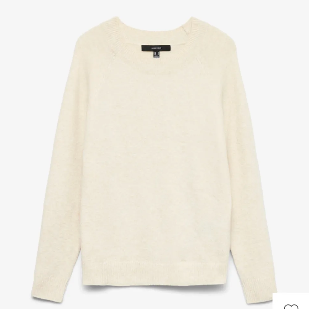 säljer min beiga stickade tröja från vero moda då den inte används längre!💕. Neuleet.