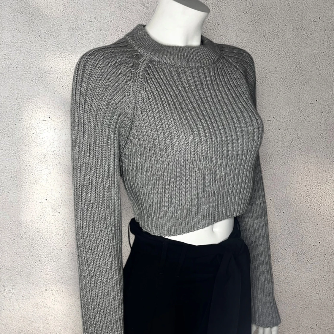 Zara -Grå ribbad croppad tröja - 2