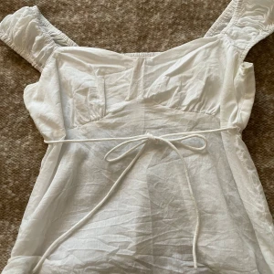 Topp - Superfin topp som är perfekt till sommaren🌸