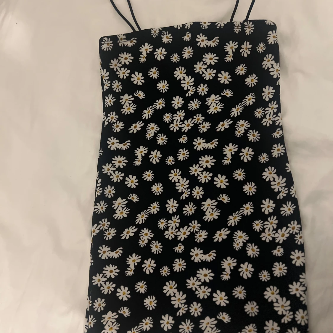 Svart blommig klänning från Shein - 1