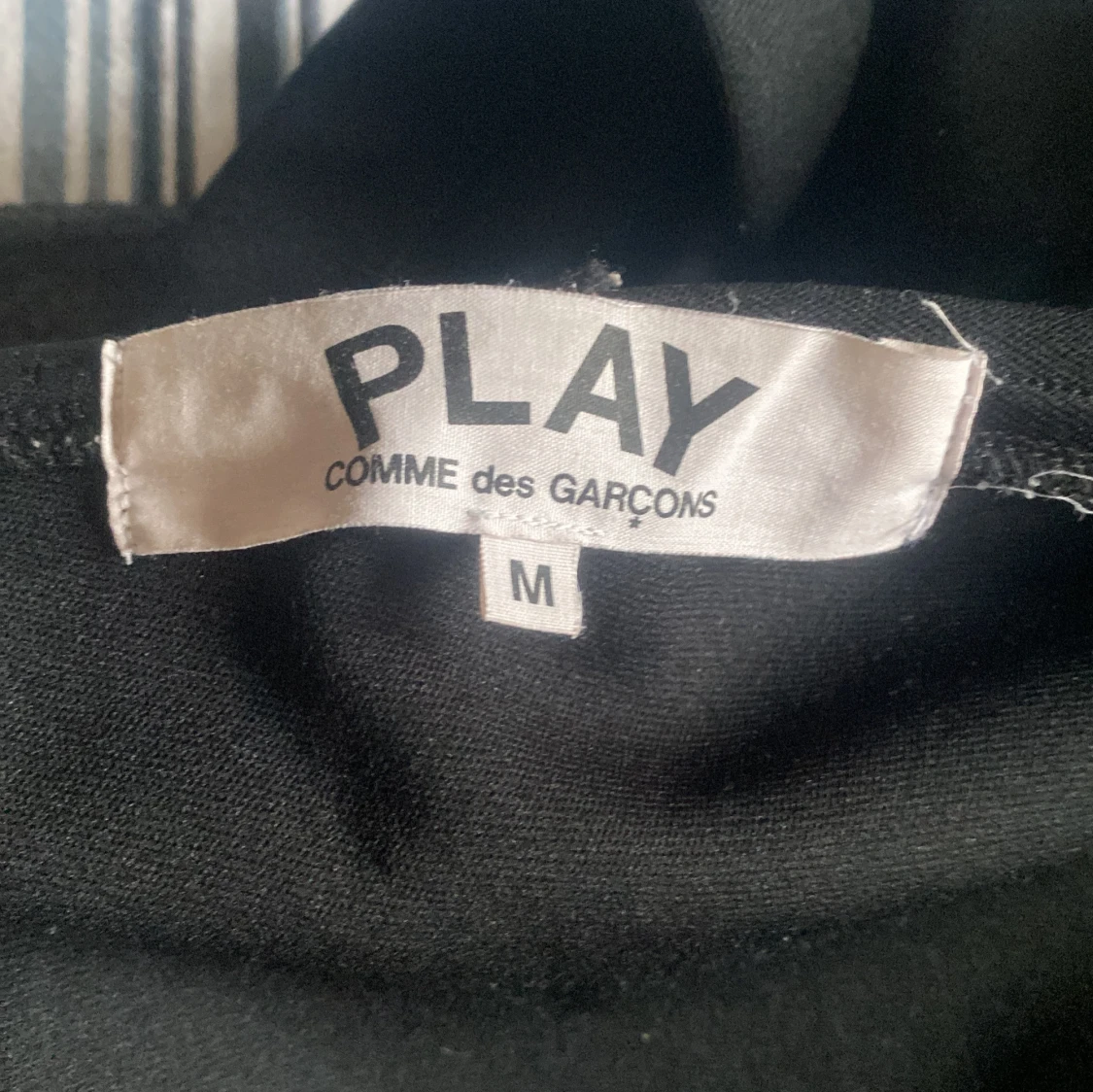 Svart hoodie från Comme des Garçons - 3