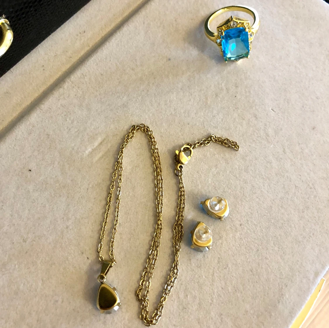 Smyckeset med turkos blå stenar guld  - 3