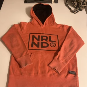 Norrlands hoddie - En Norrlands hoddie i hyfsat fint skick. Inga snören dock. Lite knottrig men fin