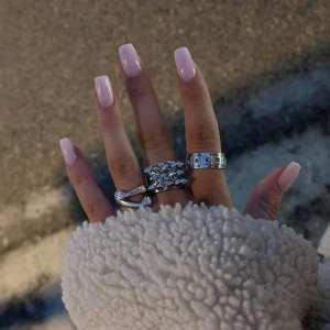 Edblad ring  - Säljer denna super fina och coola ring. Ringen som säljs är den i mitten 