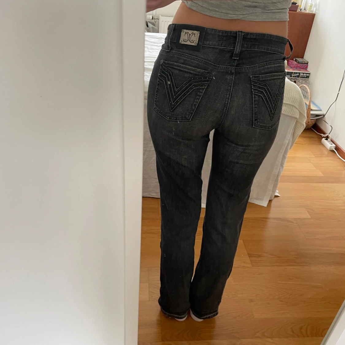 Svarta bootcut jeans - 90