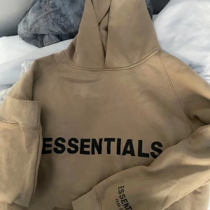 Essential hoodie - Säljer denna hoodien från essential i storlek S/m. Skriv för mer frågor!🤎