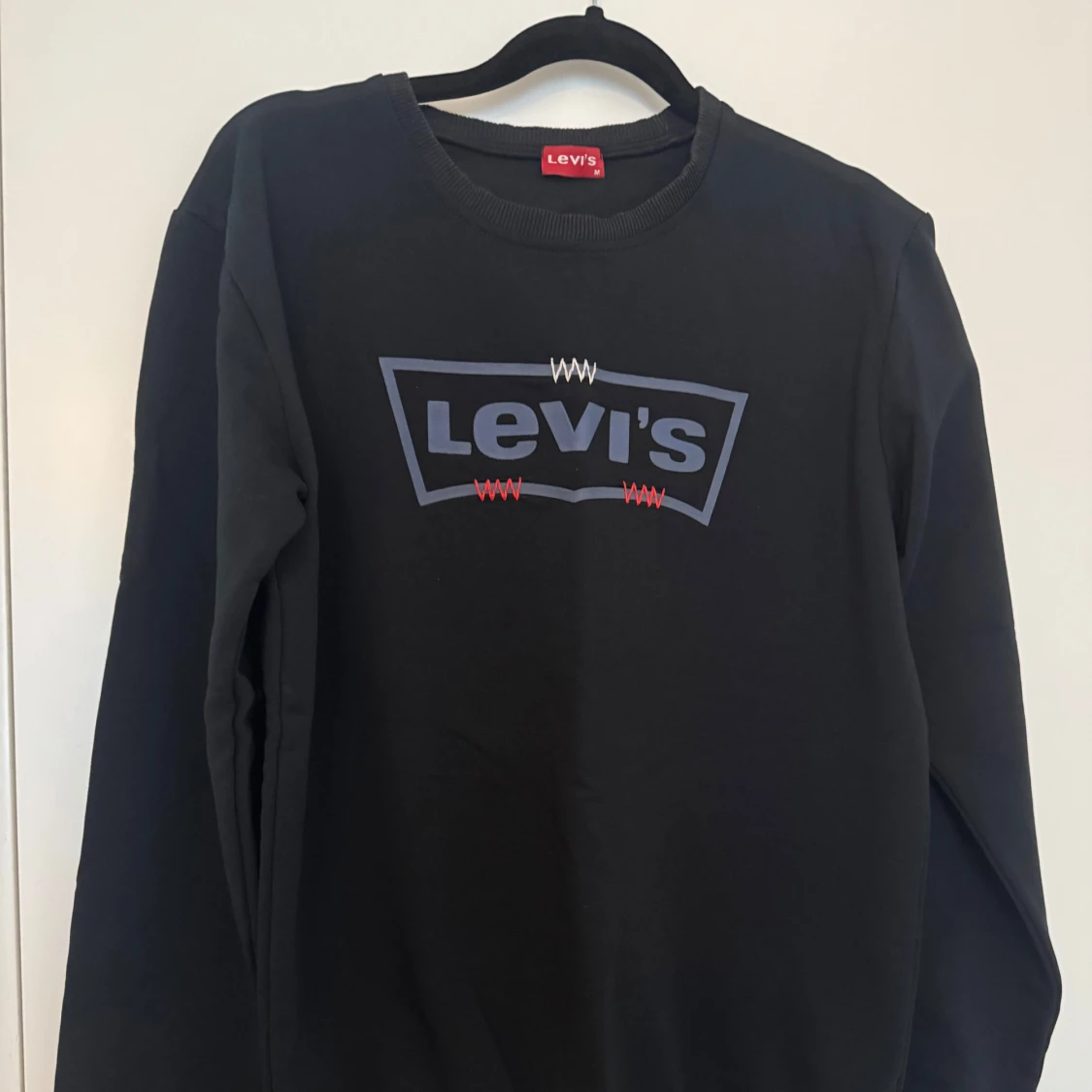 Svart tröja i fin material strl: S-M - 90