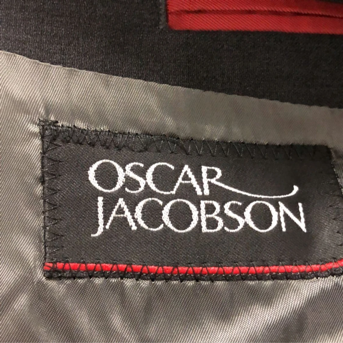 Svart kostym från Oscar Jacobson - 91