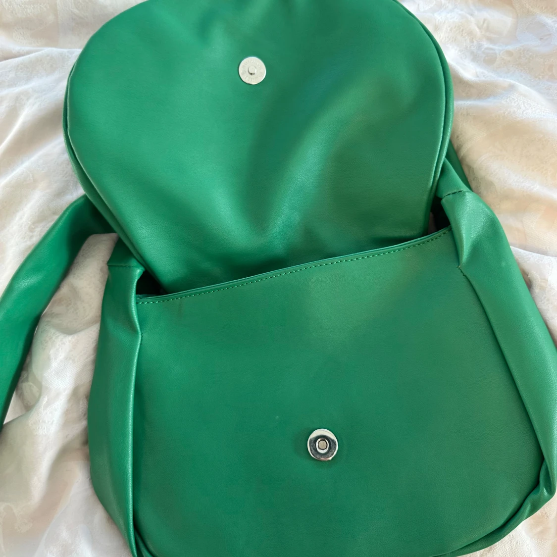 Grön axelväska i syntetmaterial - 92