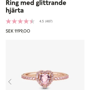 14k Rosé guld Pandora ring rosa hjärtformad ring - Rosé guld 14k ring från Pandora använt jätte 3 gånger men sjukt fin ändå. Storlek 6 (14,9mm)