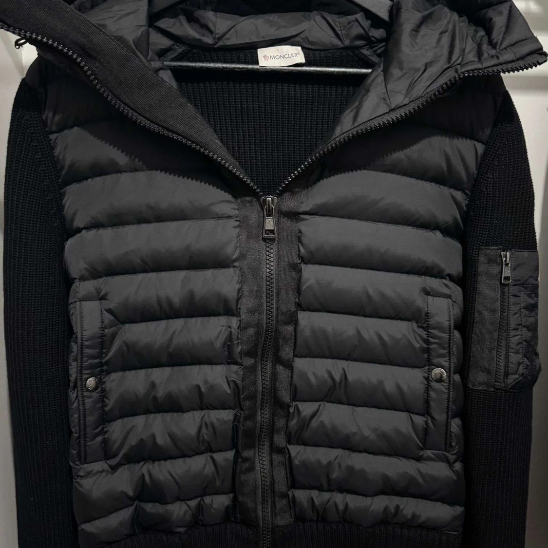 Svart dunväst från Moncler - 1