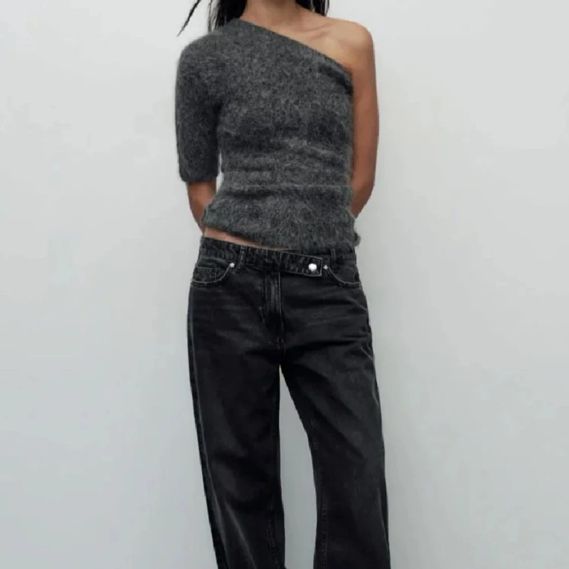 Grå offshoulder tröja - 1