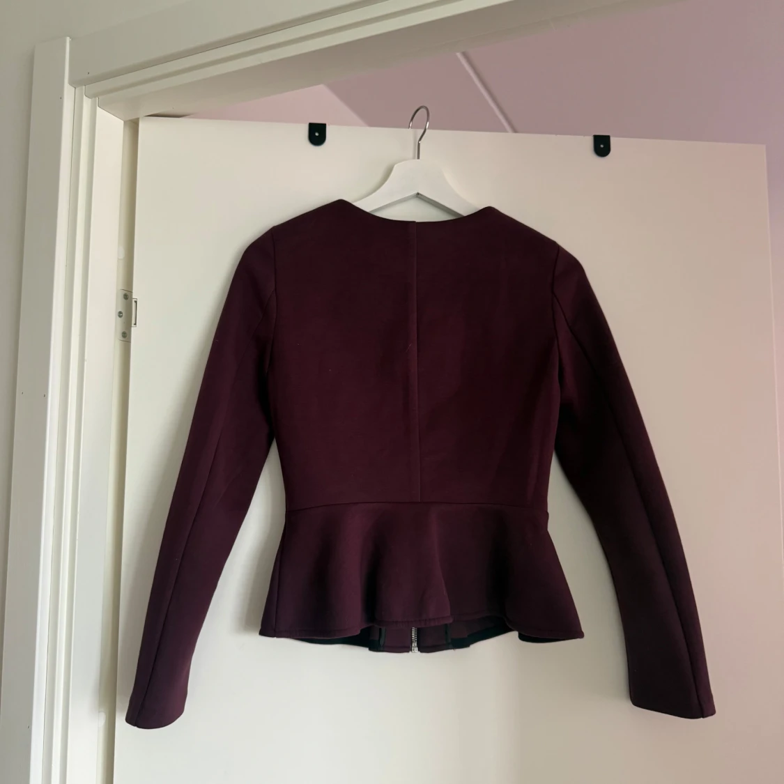 Vinröd jacka från H&M - 1